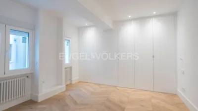 Apartment on Calle de Casado del Alisal photo 32
