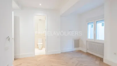 Apartment on Calle de Casado del Alisal photo 33