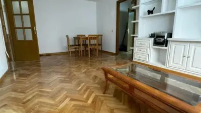 Piso en alquiler en Calle C. de Albania - Imagen 2