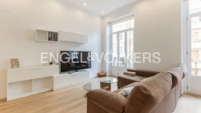 Piso en alquiler en Calle de Cirilo Amorós, cerca de Calle de Hernán Cortés - Imagen 3