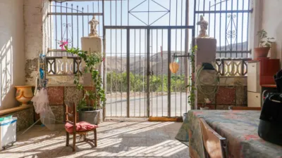 House on Camino Calderona Street photo 5