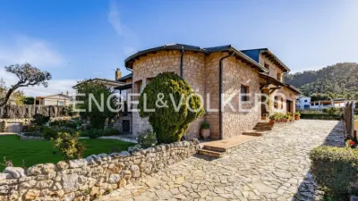 House in Vallirana photo 3