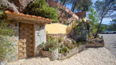 Rustic house on Avinguda de la Fuente Baños photo 13