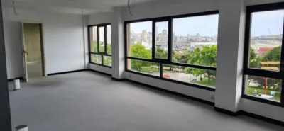 Local comercial en alquiler en Avenida del Ejército - Vista 4