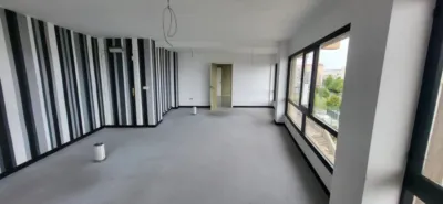 Local comercial en alquiler en Avenida del Ejército - Vista 5
