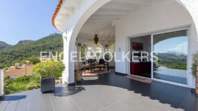Villa in La Plana photo 20