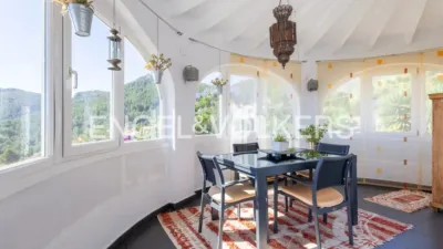 Villa in La Plana photo 8