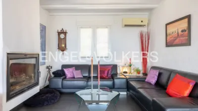 Villa in La Plana photo 16