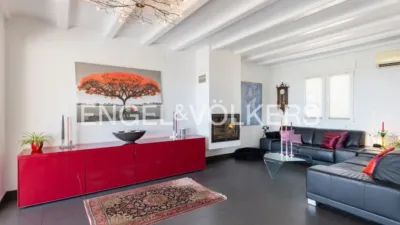 Villa in La Plana photo 4