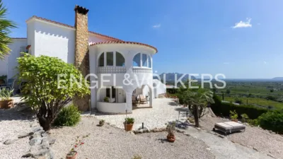 Villa in La Plana photo 29