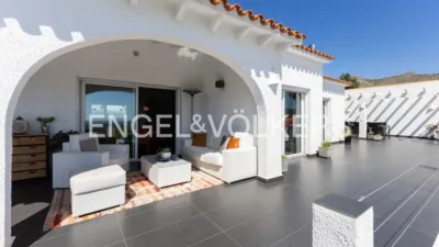 Villa in La Plana photo 22