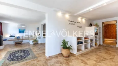 Villa in La Plana photo 48