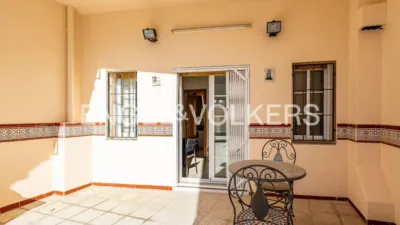 Terraced House in Centre photo 9