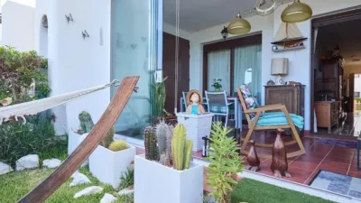 Townhouse on Avenida Alcazaba photo 17