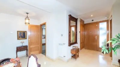 Semi-detached house on Avenida de Picos de Europa photo 3