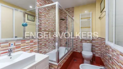 Apartment on Calle de Montesa photo 16