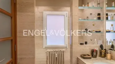 Apartment on Calle de Santo Domingo de Silos photo 33