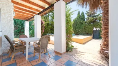 Chalet on Carrer de Luxemburg, 24 photo 3