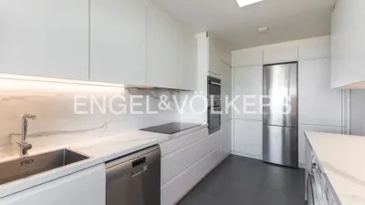 Apartment in Avenida de Europa Area photo 12