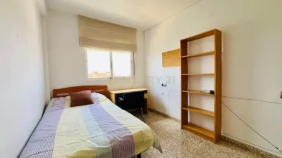 Piso en alquiler en Calle Periodista Francisco Giles Jiménez, 2, Cartuja (Distrito Norte. Granada Capital) de 800 €<span>/mes</span>