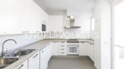 Apartment on Calle de Balbina Valverde photo 4