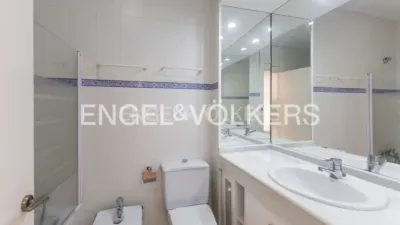 Apartment on Calle de Balbina Valverde photo 15