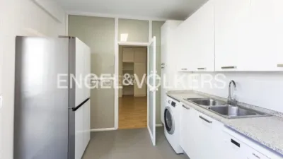Apartment on Calle de Balbina Valverde photo 5