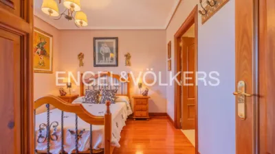 Apartment on Sabino Arana Street photo 23
