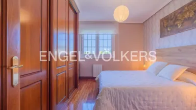Apartment on Sabino Arana Street photo 18