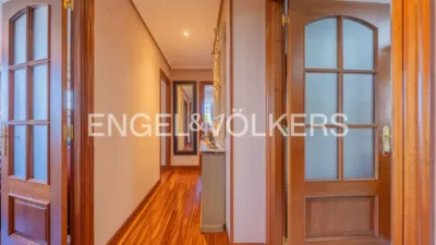 Apartment on Sabino Arana Street photo 25
