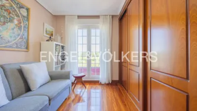 Apartment on Sabino Arana Street photo 28