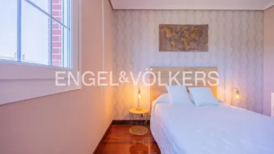 Apartment on Sabino Arana Street photo 20