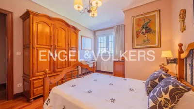 Apartment on Sabino Arana Street photo 13