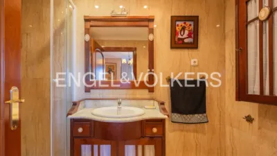 Apartment on Sabino Arana Street photo 16