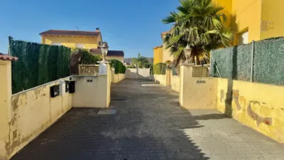 Chalet on Carrer Joan Gris photo 45