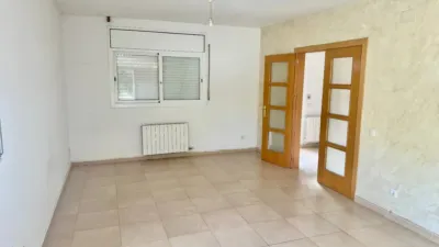 Chalet on Carrer Joan Gris photo 4