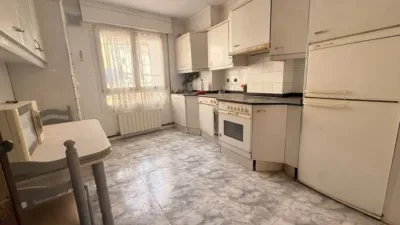 Flat for sale on Calle de las Juntas Generales photo 15