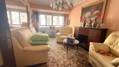 Flat for sale on Calle de las Juntas Generales photo 3