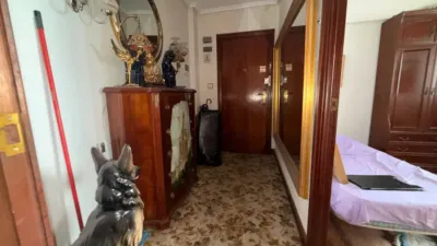 Flat for sale on Calle de las Juntas Generales photo 5