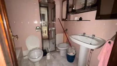 Flat for sale on Calle de las Juntas Generales photo 18