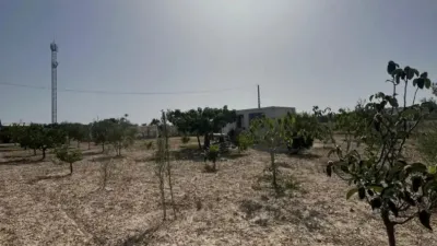 Terreno en venta en Avinguda de la Creu - Más