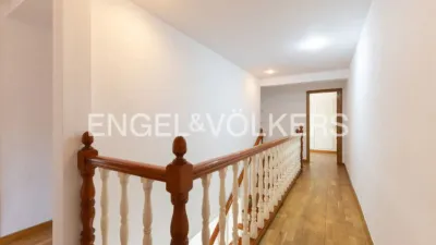 Penthouse on Calle de Mosén Fenollar photo 30