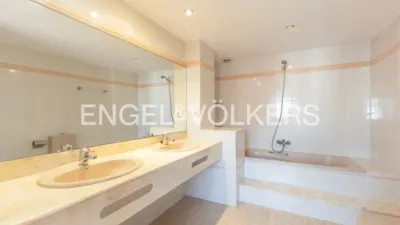 Penthouse on Calle de Mosén Fenollar photo 41