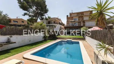 Semi-detached house in Mas d'en Serra-Els Cards photo 2