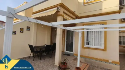Bungalow for sale in Playa Flamenca-Las Piscinas photo 5