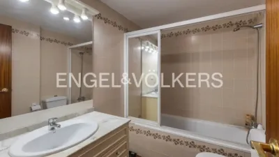 Apartment in Campanar photo 18