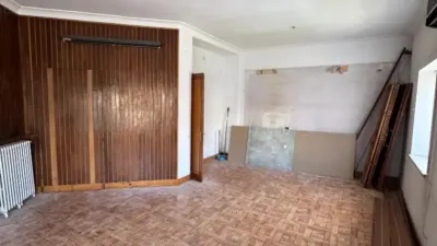 Apartment in San Bartolomé – Millán de Priego Street photo 2
