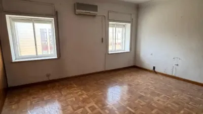 Apartment in San Bartolomé – Millán de Priego Street photo 8