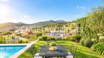 Semi-detached house in Sant Just Desvern photo 2
