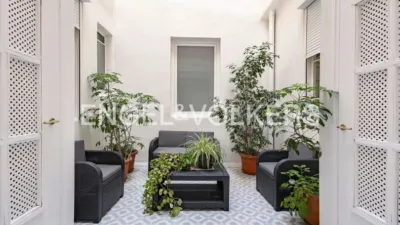 Apartment in Centre photo 11